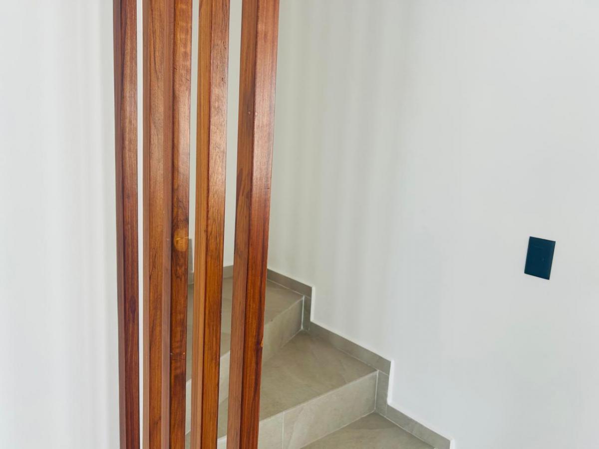 Casa en Venta en Calderon Proyecto Vip 2 Pisos con Terraza