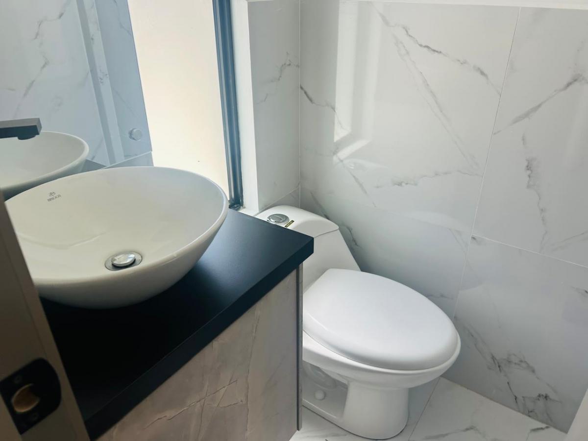 Casa en Venta en Calderon Proyecto Vip 2 Pisos con Terraza