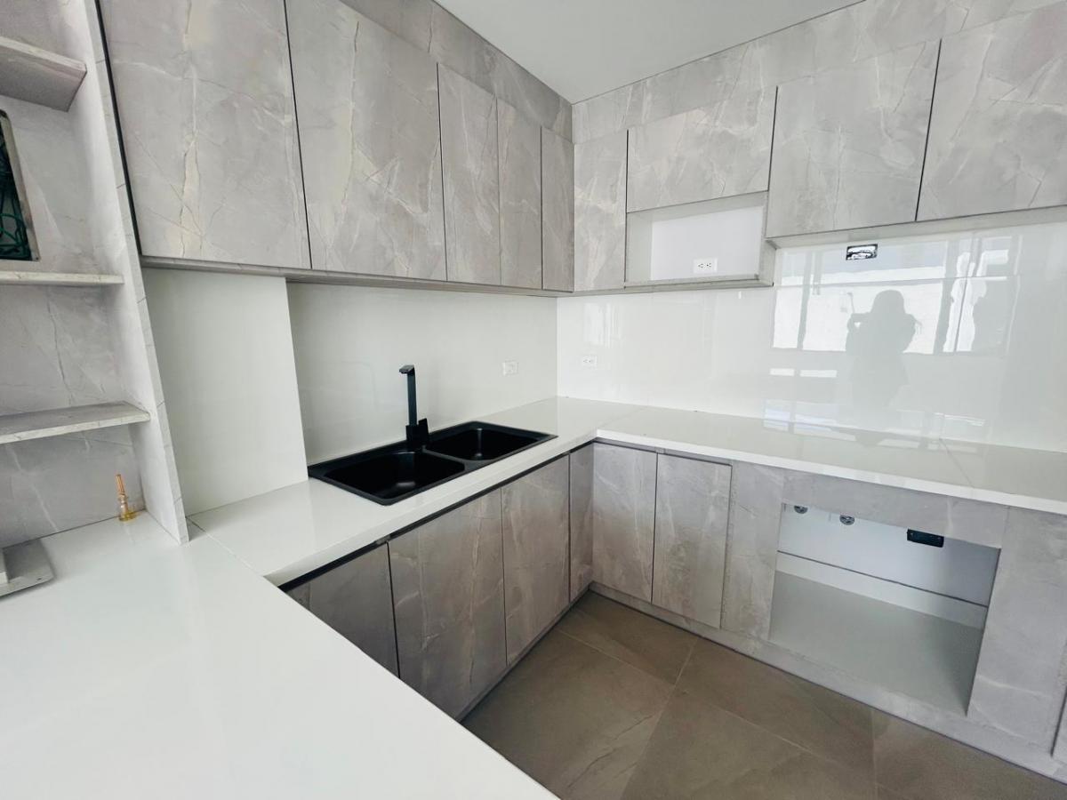 Casa en Venta en Calderon Proyecto Vip 2 Pisos con Terraza