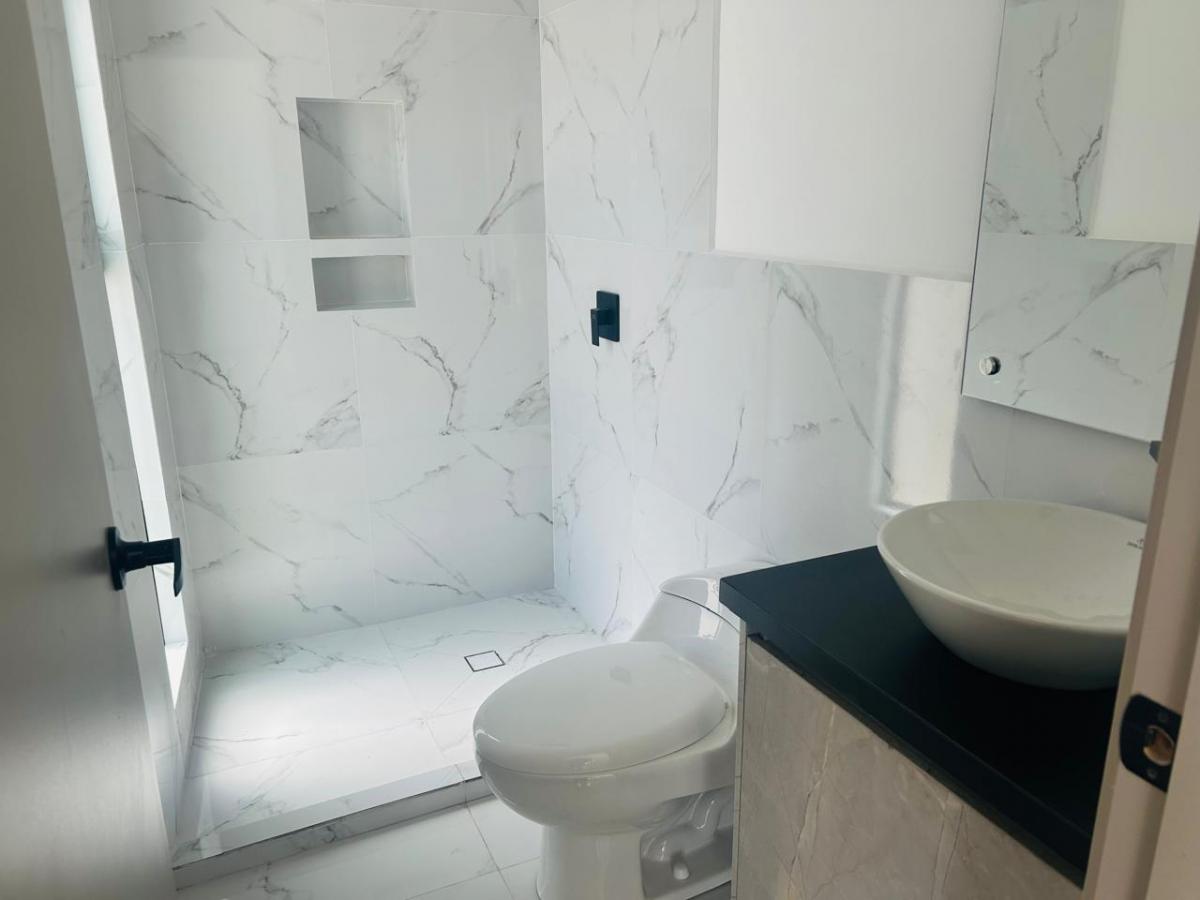 Casa en Venta en Calderon Proyecto Vip 2 Pisos con Terraza