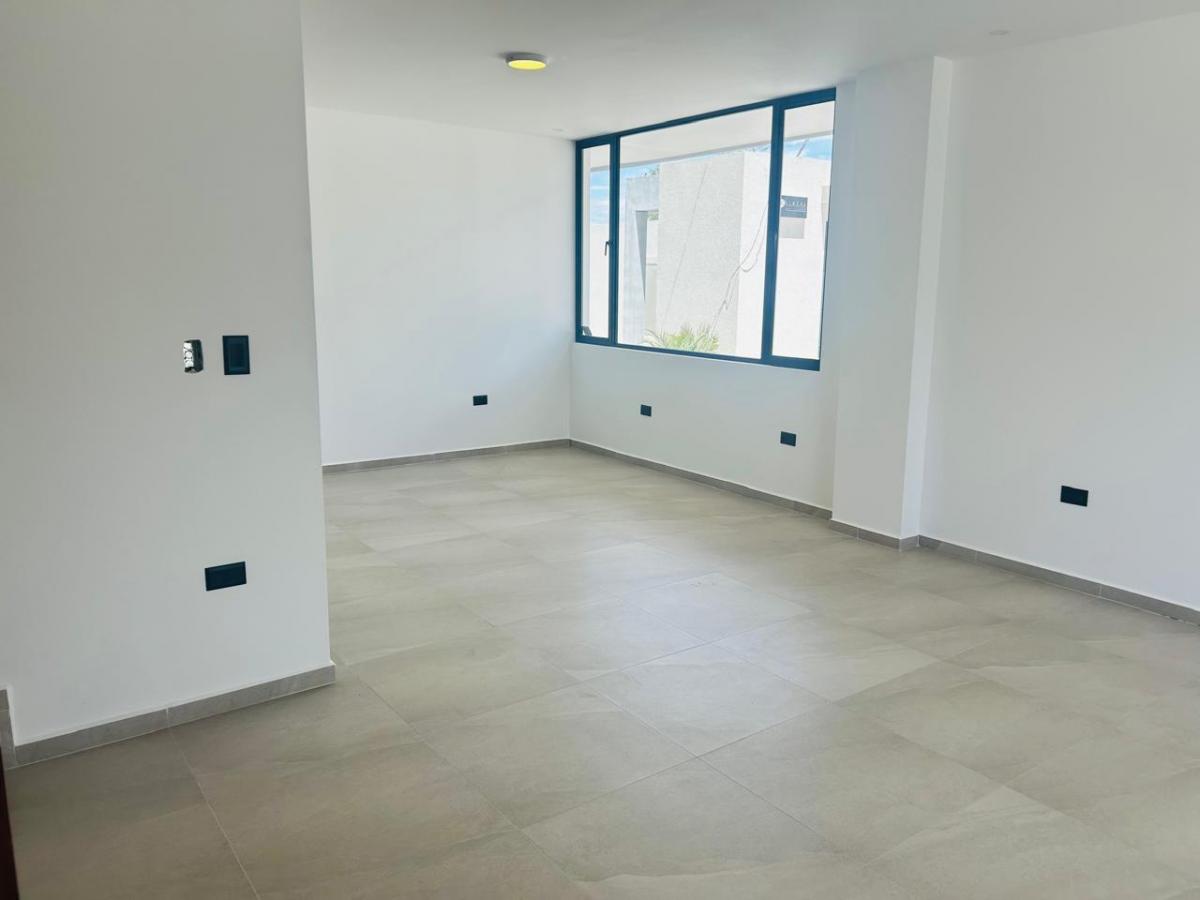 Casa en Venta en Calderon Proyecto Vip 2 Pisos con Terraza