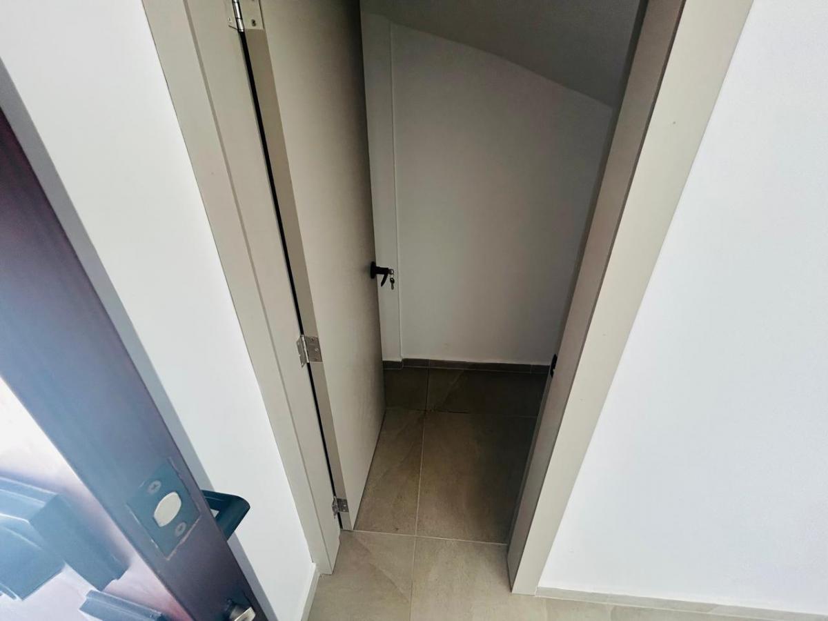 Casa en Venta en Calderon Proyecto Vip 2 Pisos con Terraza
