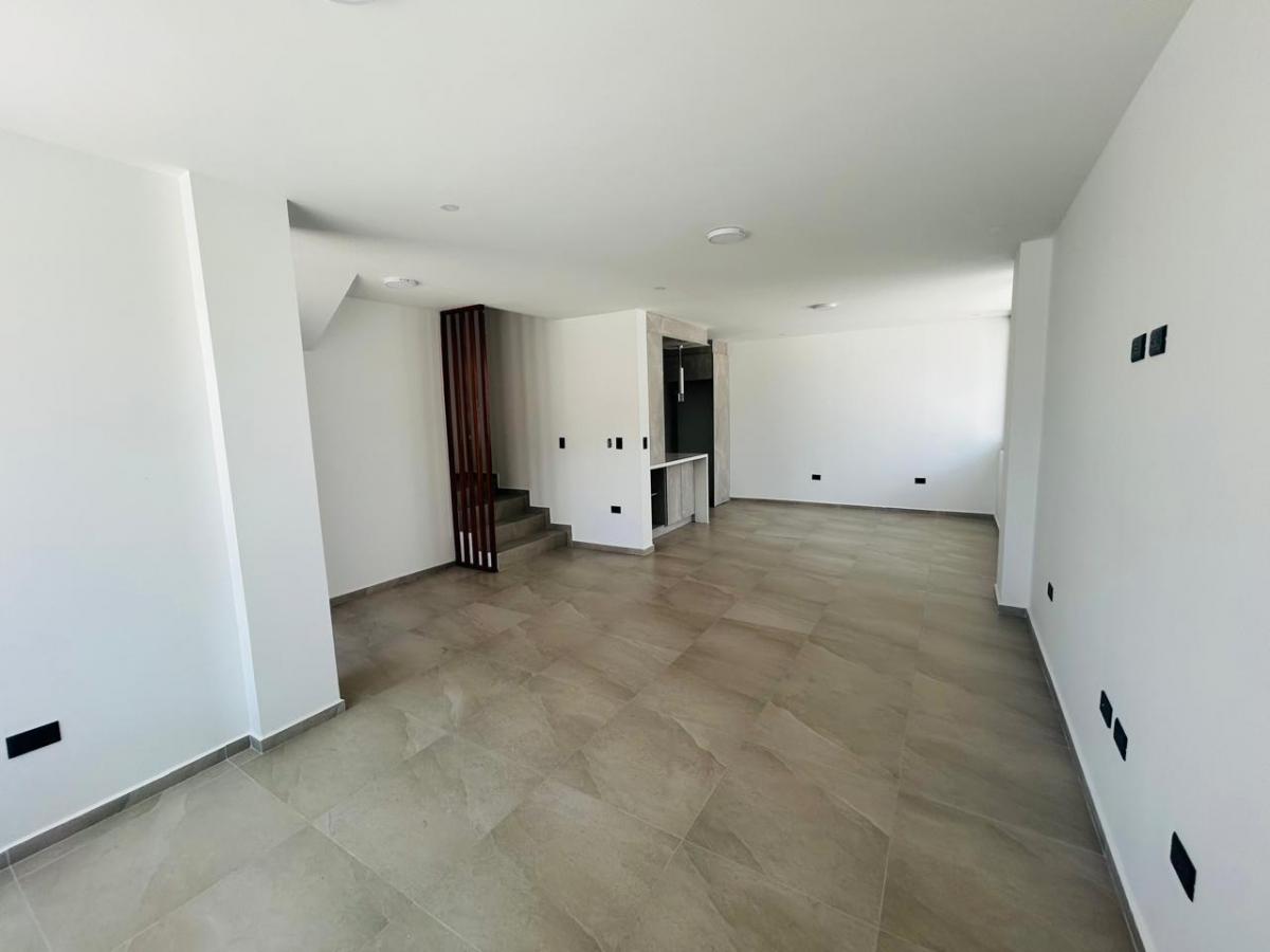 Casa en Venta en Calderon Proyecto Vip 2 Pisos con Terraza