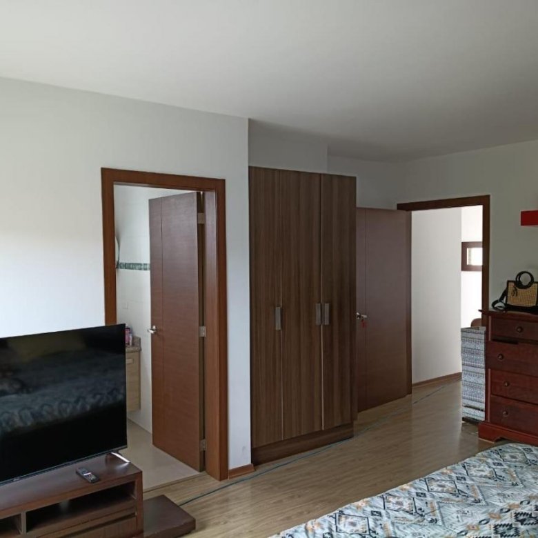 Casa de Venta de 3 Dorm. en Cumbaya Lumbisi