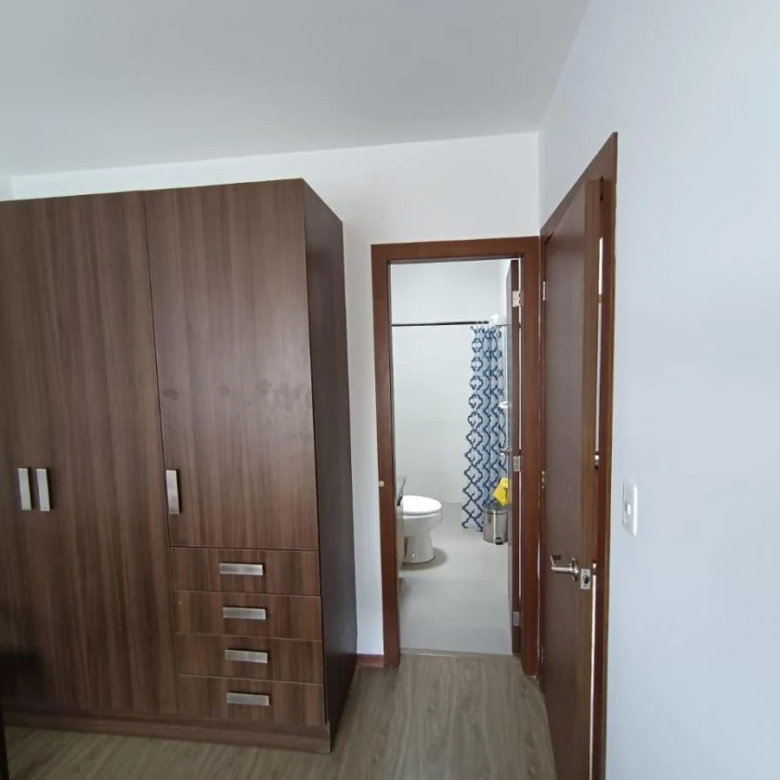 Casa de Venta de 3 Dorm. en Cumbaya Lumbisi