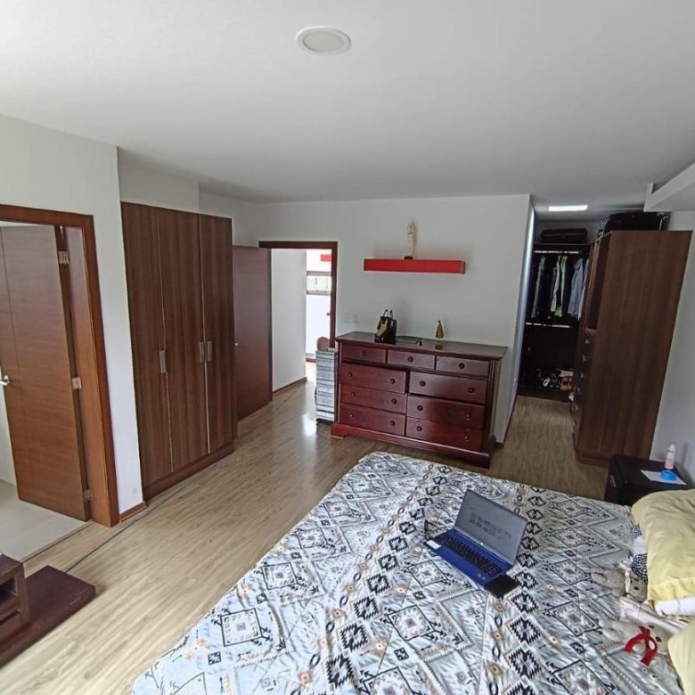 Casa de Venta de 3 Dorm. en Cumbaya Lumbisi