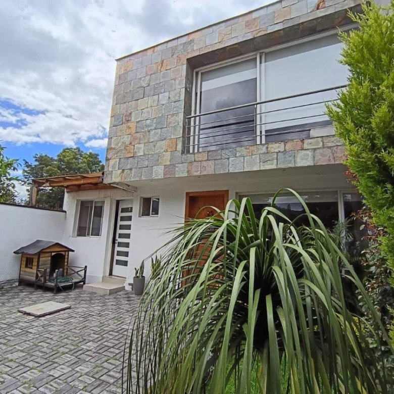 Casa de Venta de 3 Dorm. en Cumbaya Lumbisi