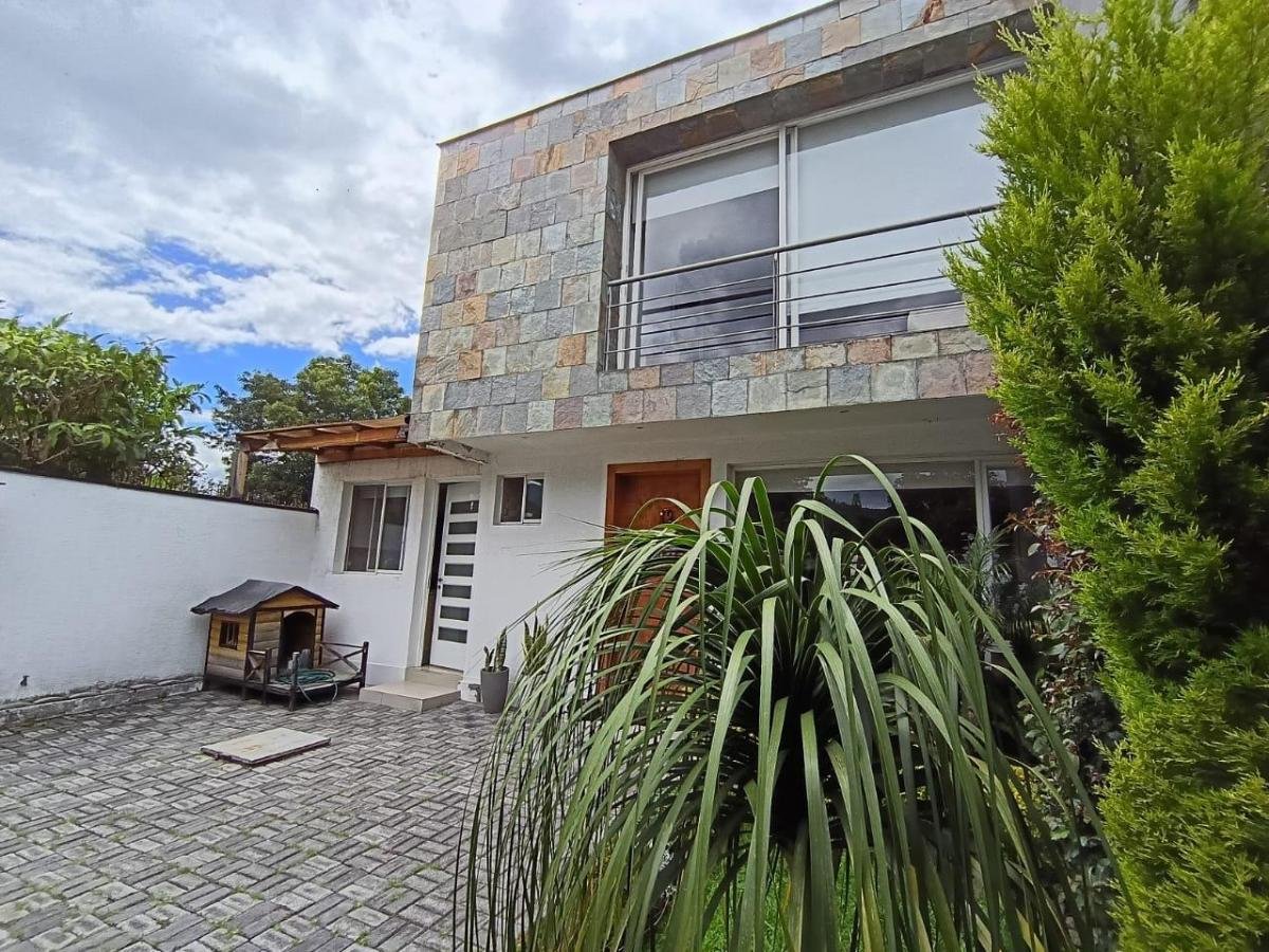 Casa de Venta de 3 Dorm. en Cumbaya Lumbisi Casa de Venta de 3 Dorm. en Cumbaya Lumbisi