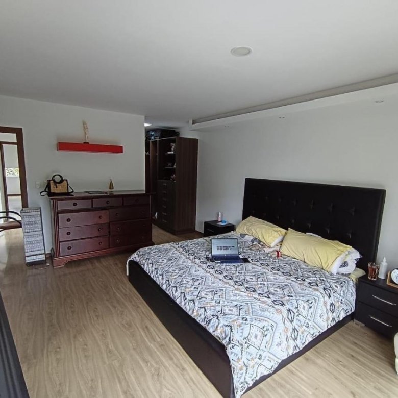 Casa de Venta de 3 Dorm. en Cumbaya Lumbisi