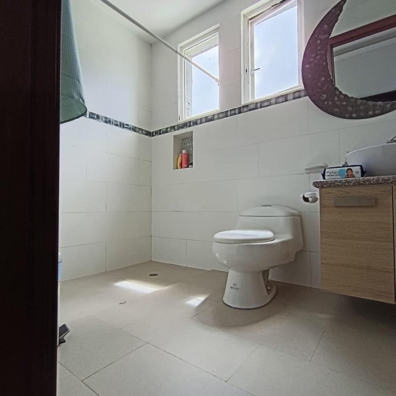 Casa de Venta de 3 Dorm. en Cumbaya Lumbisi