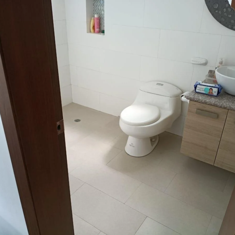 Casa de Venta de 3 Dorm. en Cumbaya Lumbisi