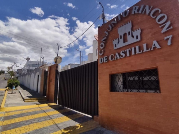 Casa en Venta Sector Calderón a Dos Cuadras del Coral