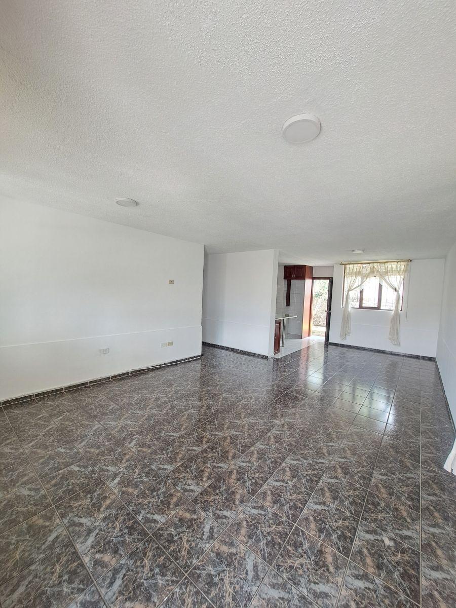 Tumbaco, Casa de Venta Dos Departamentos