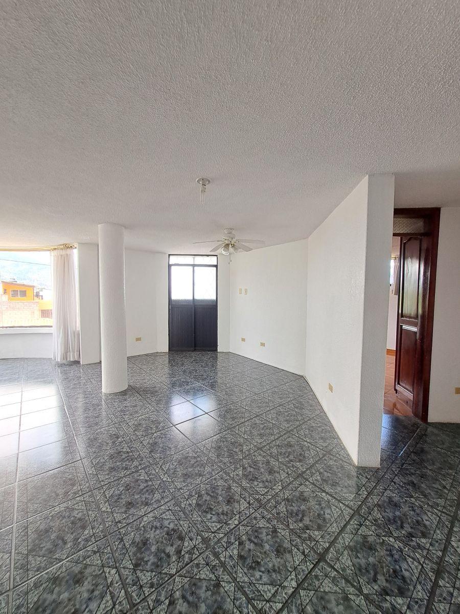 Tumbaco, Casa de Venta Dos Departamentos