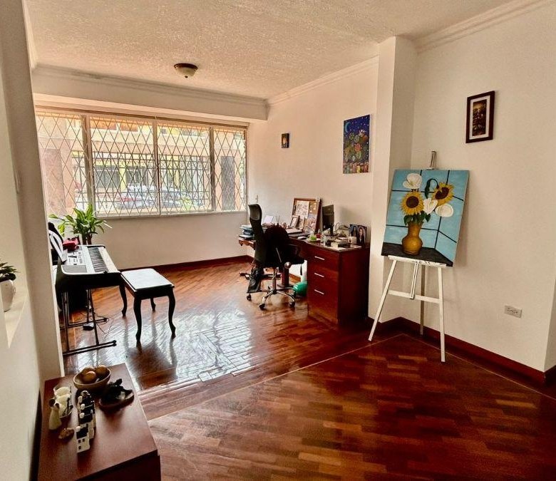 Departamento en Venta 2 Dorm. Opción Una Tercera Habitación Urbanización Santa Lucia Norte Quito