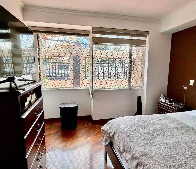 Departamento en Venta 2 Dorm. Opción Una Tercera Habitación Urbanización Santa Lucia Norte Quito