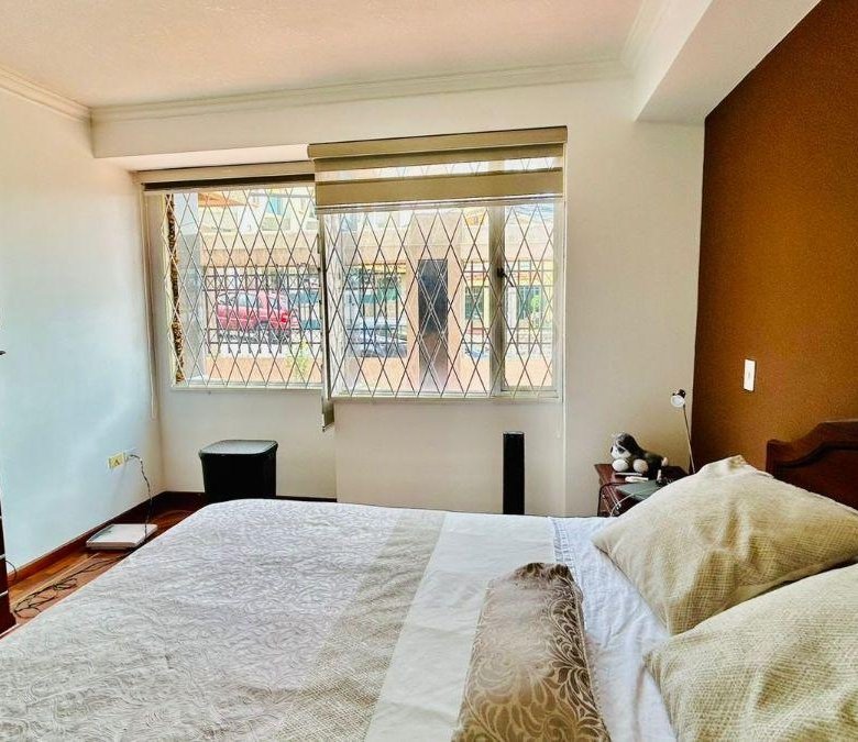 Departamento en Venta 2 Dorm. Opción Una Tercera Habitación Urbanización Santa Lucia Norte Quito