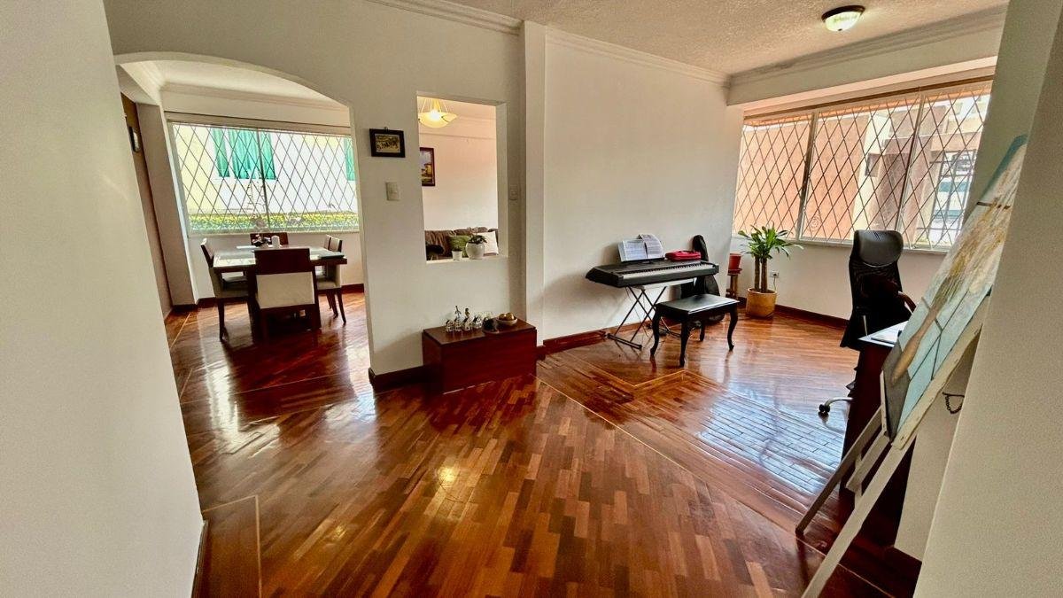 Departamento en Venta 2 Dorm. Opción Una Tercera Habitación Urbanización Santa Lucia Norte Quito Departamento en Venta 2 Dorm. Opción Una Tercera Habitación Urbanización Santa Lucia Norte Quito