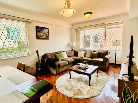 Departamento en Venta 2 Dorm. Opción Una Tercera Habitación Urbanización Santa Lucia Norte Quito