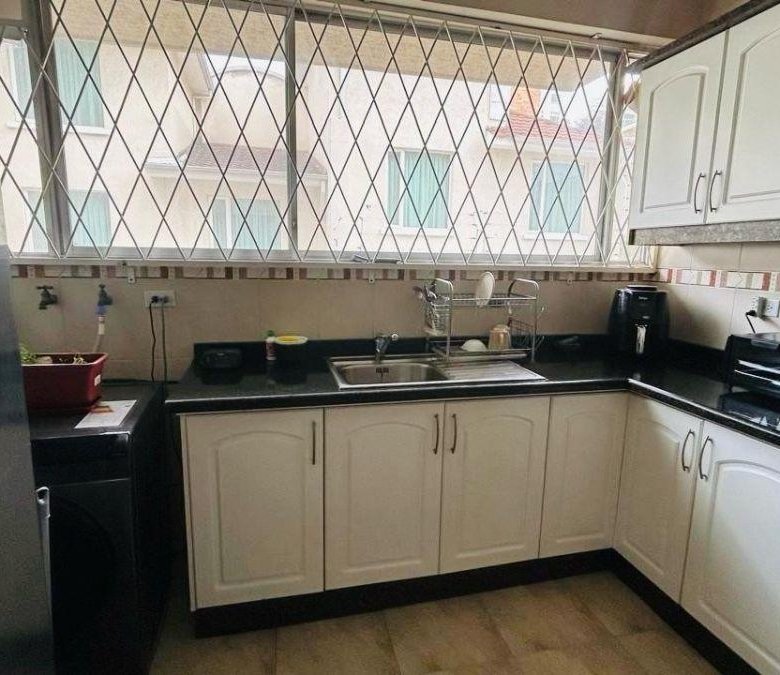 Departamento en Venta 2 Dorm. Opción Una Tercera Habitación Urbanización Santa Lucia Norte Quito