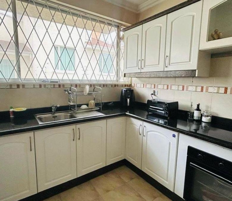Departamento en Venta 2 Dorm. Opción Una Tercera Habitación Urbanización Santa Lucia Norte Quito