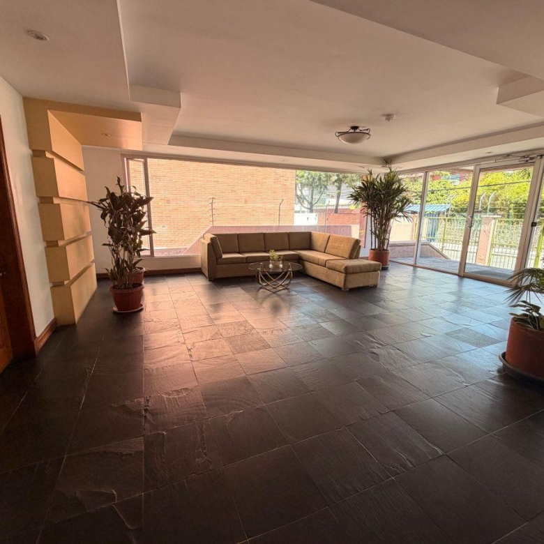Departamento Amplio de Arriendo Quito Tenis 3 Dorm.