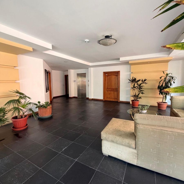 Departamento Amplio de Arriendo Quito Tenis 3 Dorm.