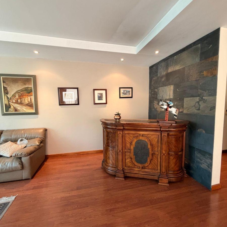 Departamento Amplio de Arriendo Quito Tenis 3 Dorm.