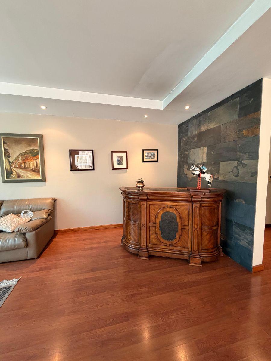 Departamento Amplio de Arriendo Quito Tenis 3 Dorm. Departamento Amplio de Arriendo Quito Tenis 3 Dorm.