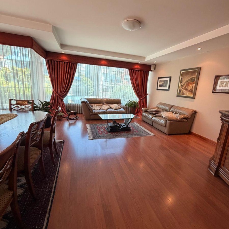 Departamento Amplio de Arriendo Quito Tenis 3 Dorm.