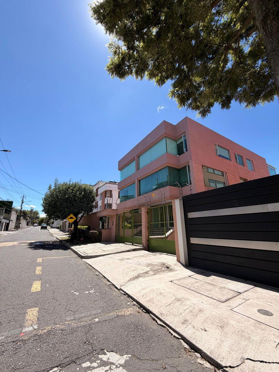 Departamento Amplio de Arriendo Quito Tenis 3 Dorm. Departamento Amplio de Arriendo Quito Tenis 3 Dorm.