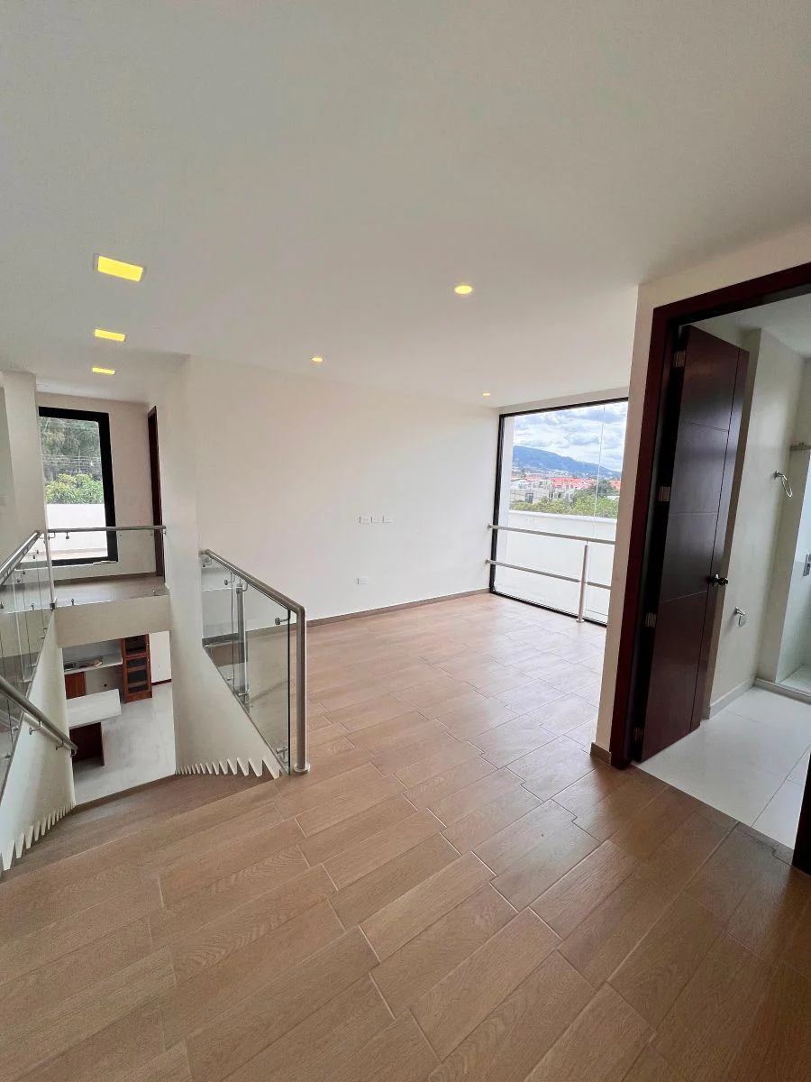Casa de Arriendo en Cumbaya Lumbisi
