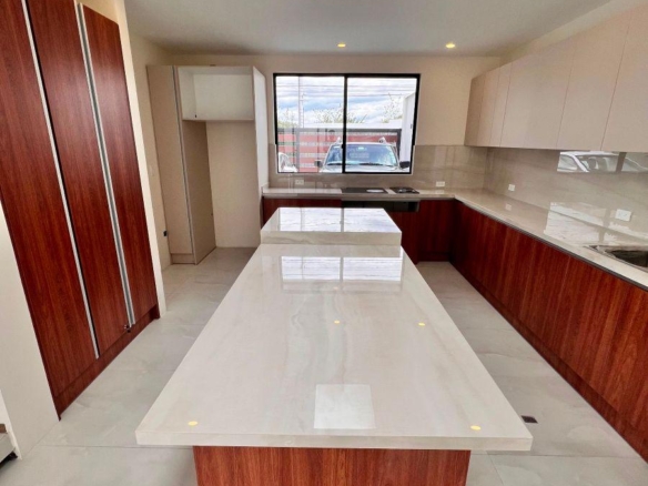 Casa de Arriendo en Cumbaya Lumbisi