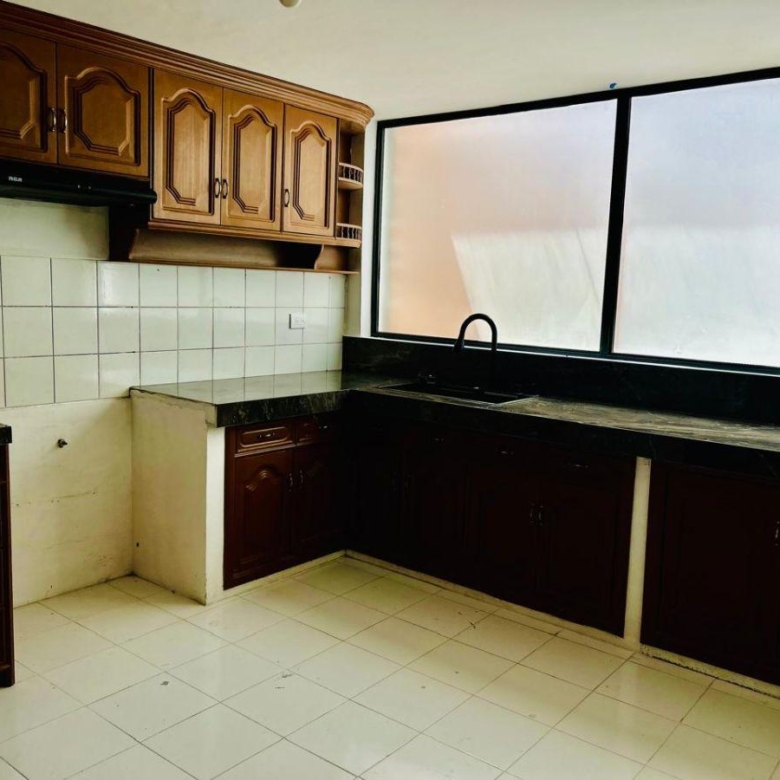 Casa en Renta 4 Dorm. Urbanización Privada Frente Al Condado Shopping