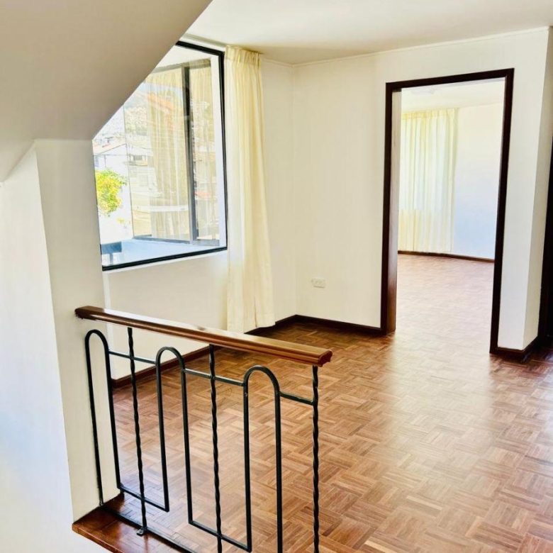 Casa en Renta 4 Dorm. Urbanización Privada Frente Al Condado Shopping