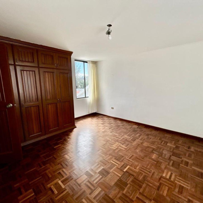 Casa en Renta 4 Dorm. Urbanización Privada Frente Al Condado Shopping