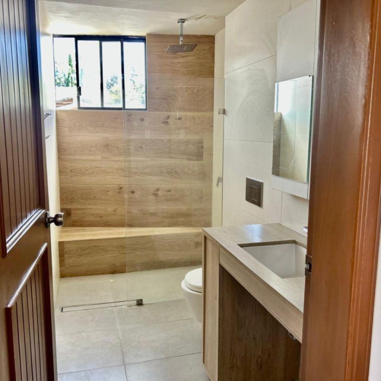 Casa en Renta 4 Dorm. Urbanización Privada Frente Al Condado Shopping