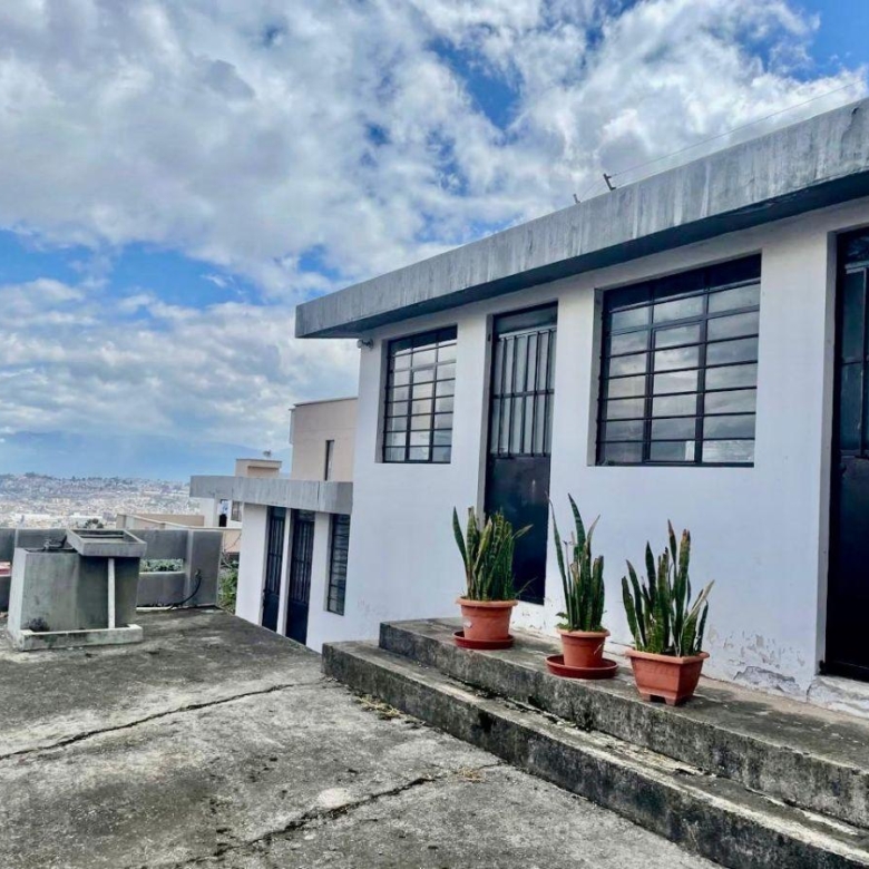 Casa en Venta Pinar Alto a 5 Minutos del Cc. El Bosque 813 m&sup2; Construcción y 1843 m&sup2; de Terreno