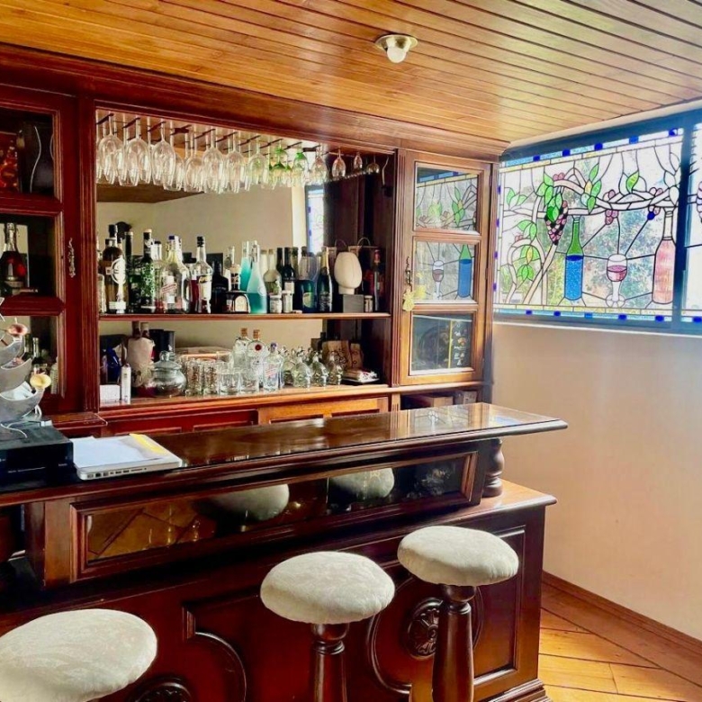 Casa en Venta Pinar Alto a 5 Minutos del Cc. El Bosque 813 m&sup2; Construcción y 1843 m&sup2; de Terreno