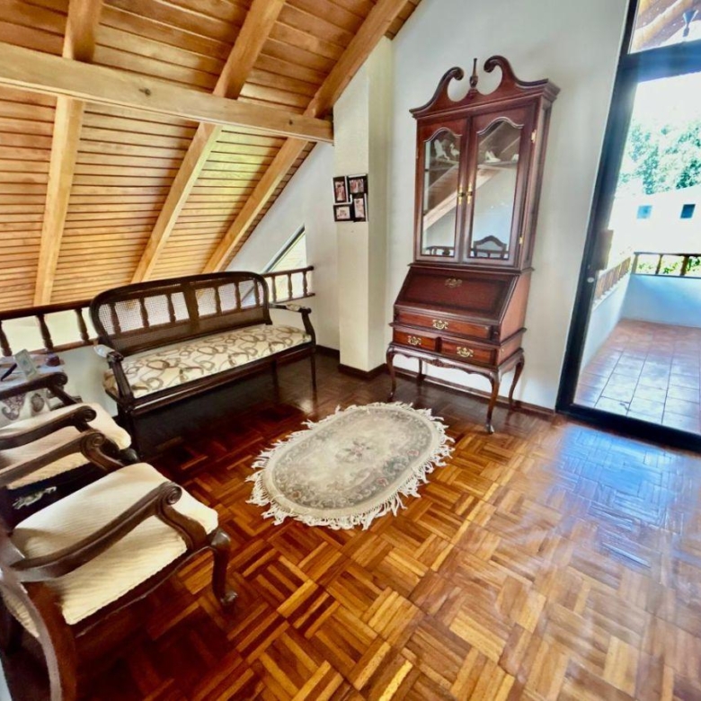 Casa en Venta Pinar Alto a 5 Minutos del Cc. El Bosque 813 m&sup2; Construcción y 1843 m&sup2; de Terreno