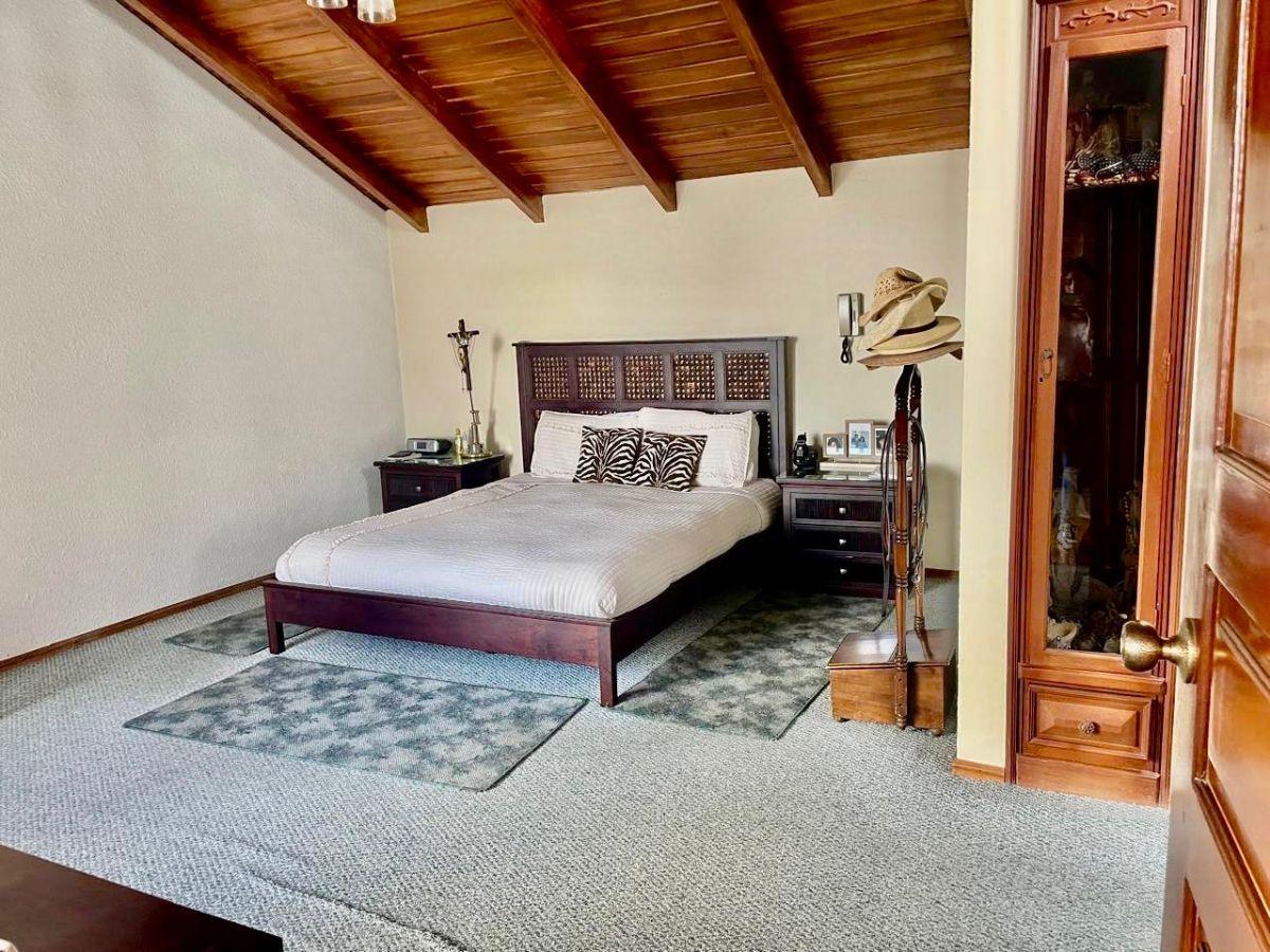 Casa en Venta Pinar Alto a 5 Minutos del Cc. El Bosque 813 m² Construcción y 1843 m² de Terreno Casa en Venta Pinar Alto a 5 Minutos del Cc. El Bosque 813 m² Construcción y 1843 m² de Terreno