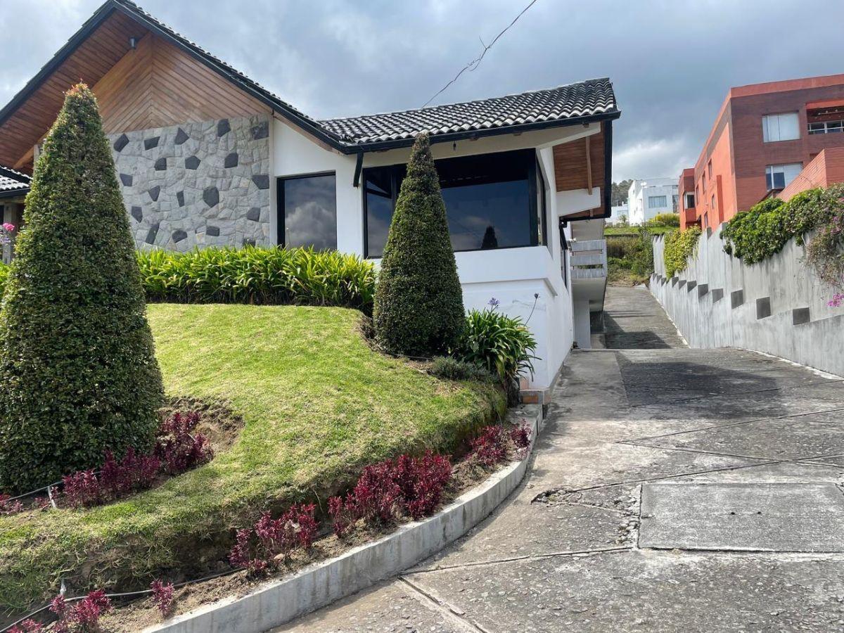 Casa en Venta Pinar Alto a 5 Minutos del Cc. El Bosque 813 m² Construcción y 1843 m² de Terreno Casa en Venta Pinar Alto a 5 Minutos del Cc. El Bosque 813 m² Construcción y 1843 m² de Terreno