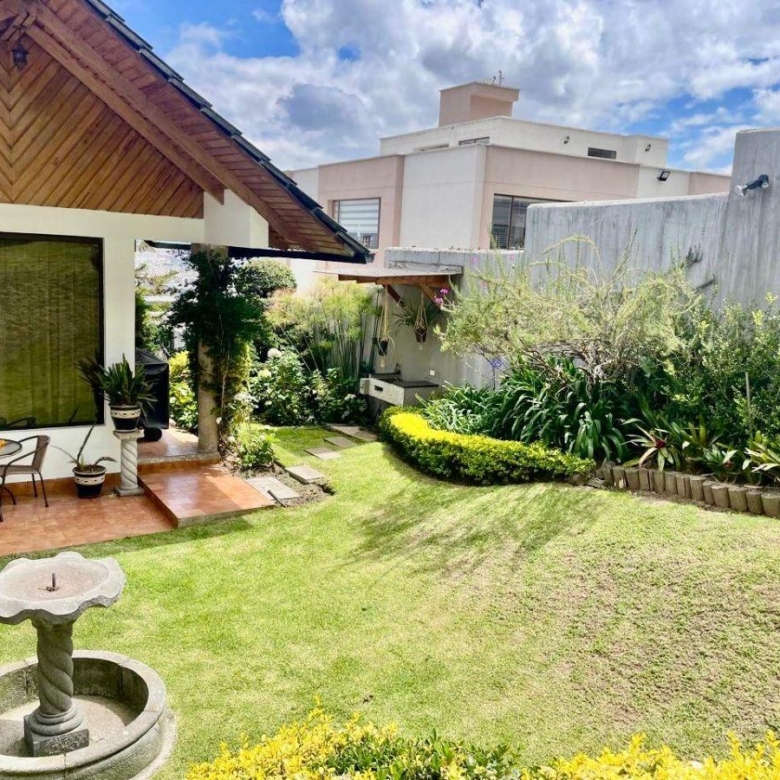 Casa en Venta Pinar Alto a 5 Minutos del Cc. El Bosque 813 m&sup2; Construcción y 1843 m&sup2; de Terreno