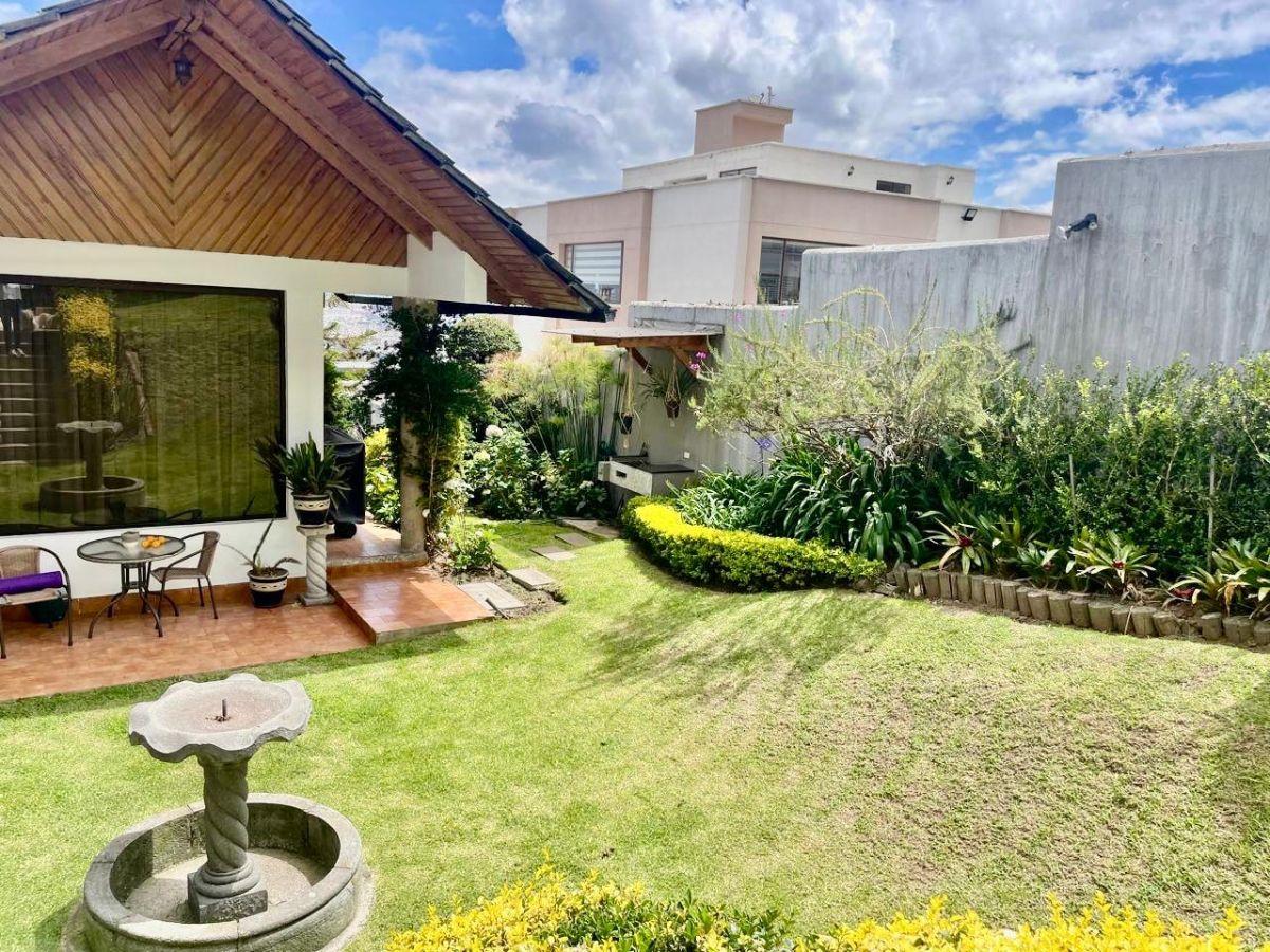 Casa en Venta Pinar Alto a 5 Minutos del Cc. El Bosque 813 m² Construcción y 1843 m² de Terreno Casa en Venta Pinar Alto a 5 Minutos del Cc. El Bosque 813 m² Construcción y 1843 m² de Terreno