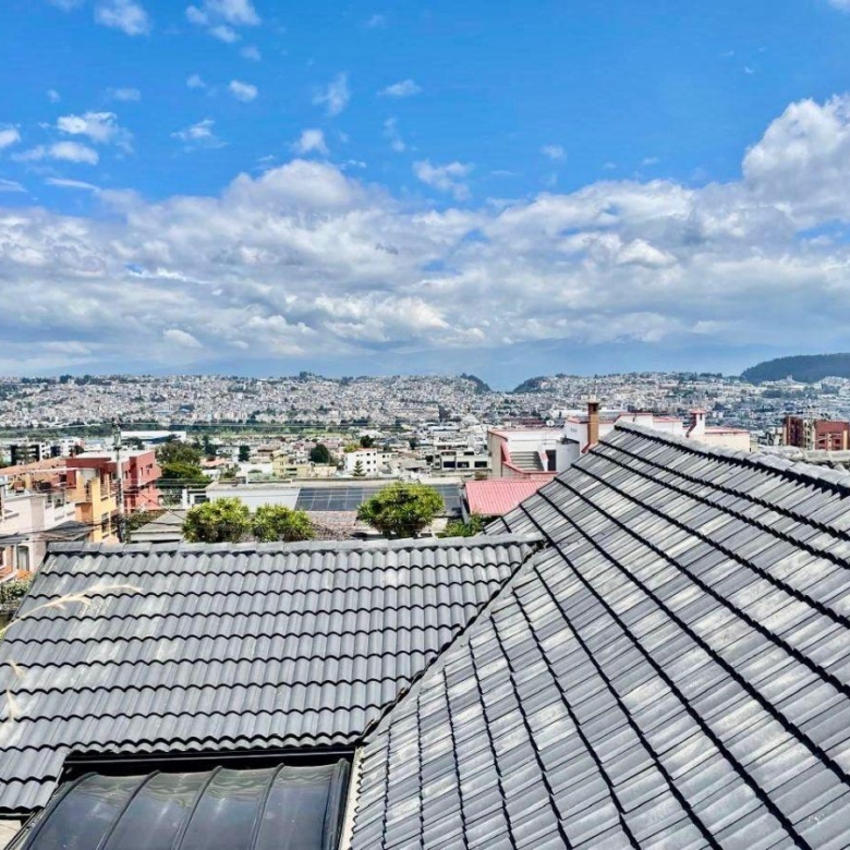 Casa en Venta Pinar Alto a 5 Minutos del Cc. El Bosque 813 m&sup2; Construcción y 1843 m&sup2; de Terreno