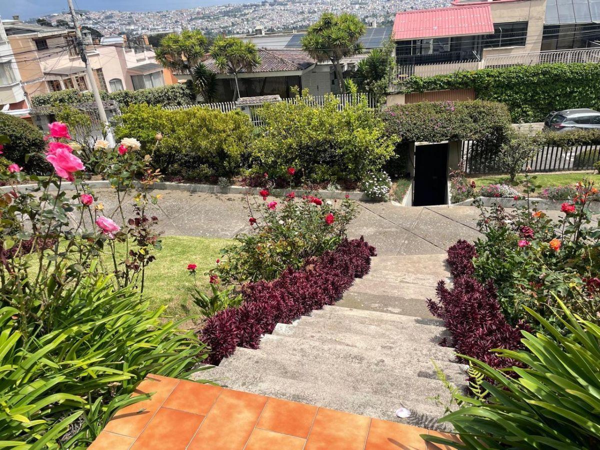 Casa en Venta Pinar Alto a 5 Minutos del Cc. El Bosque 813 m² Construcción y 1843 m² de Terreno Casa en Venta Pinar Alto a 5 Minutos del Cc. El Bosque 813 m² Construcción y 1843 m² de Terreno