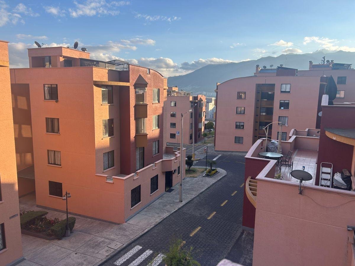 Departamento en Venta 3 Dorm., Norte de Quito Amagasí del Inca con Terraza Departamento en Venta 3 Dorm., Norte de Quito Amagasí del Inca con Terraza
