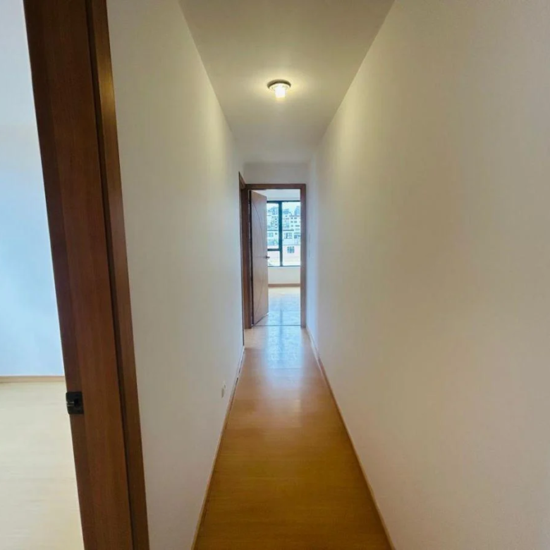 Departamento en Venta 3 Habitaciones 2 Parqueaderos en La 6 de Diciembre y de Los Fresnos