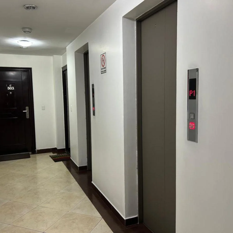 Departamento en Venta 3 Habitaciones 2 Parqueaderos en La 6 de Diciembre y de Los Fresnos