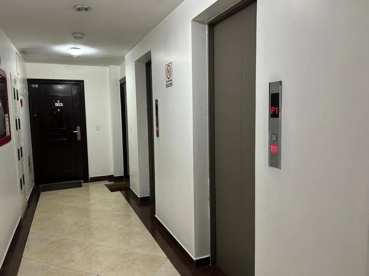 Departamento en Venta 3 Habitaciones 2 Parqueaderos en La 6 de Diciembre y de Los Fresnos Departamento en Venta 3 Habitaciones 2 Parqueaderos en La 6 de Diciembre y de Los Fresnos